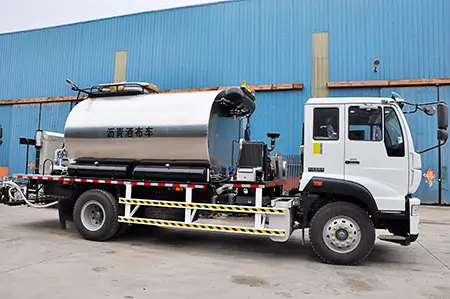 Fabricante de camión distribuidor de asfalto inteligente 5500L