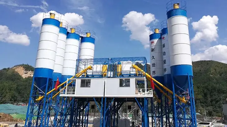 Planta Mezcladora de Hormigón con Cinta Transportadora