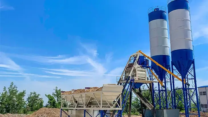 Planta mezcladora de hormigón con elevación por tolva