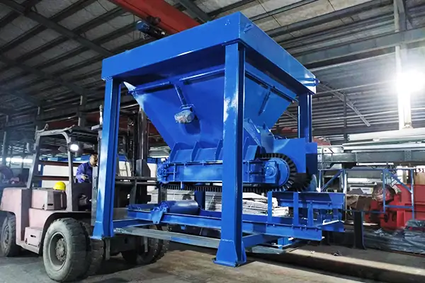 Recycling cold feeder prepared for dispatch at the factory