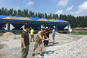 asphalt mixing plant customer in China