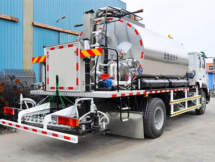 8000L asphalt distributor truck for sale