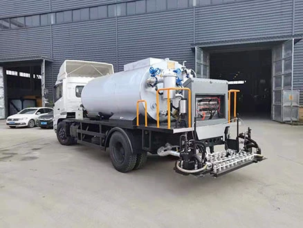 6000L asphalt distributor truck for sale