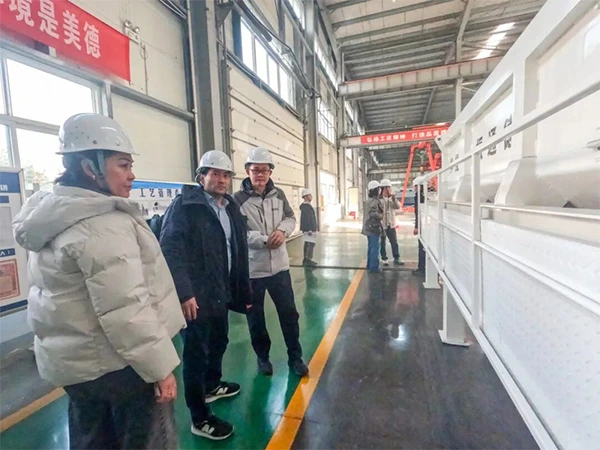 ACE Group greeted african client in xuchang asphalt plant manufacturing facility