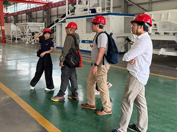 Thai delegation visiting ACE Group's workshop