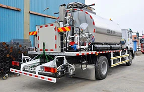 8000L intelligent asphalt distributor truck