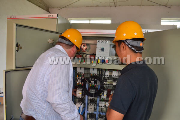 клиенты посетили электронную системыу управления асфальтобетонного завода
